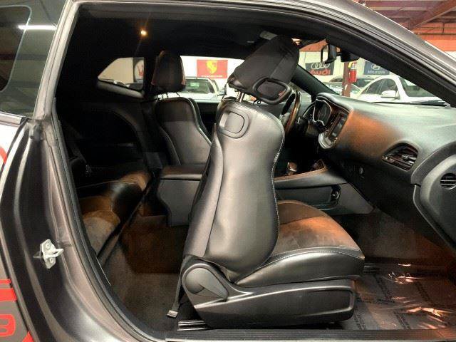 Used 2018 Dodge Challenger R/T Scat Pack w/ Leather Interior Group RWD image 44