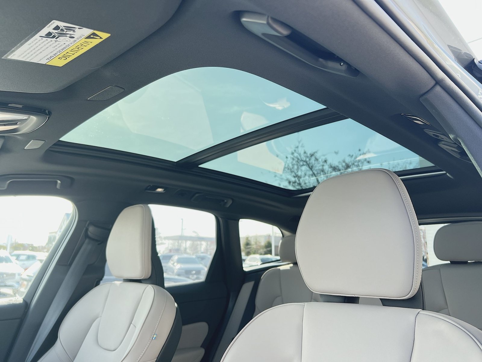 New 2026 Volvo XC60 B5 Plus w/ Protection Package Premier AWD/4WD image 32