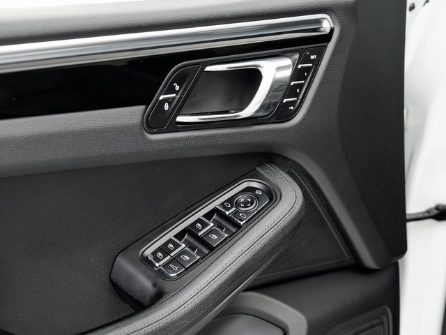 Used 2017 Porsche Macan image 7