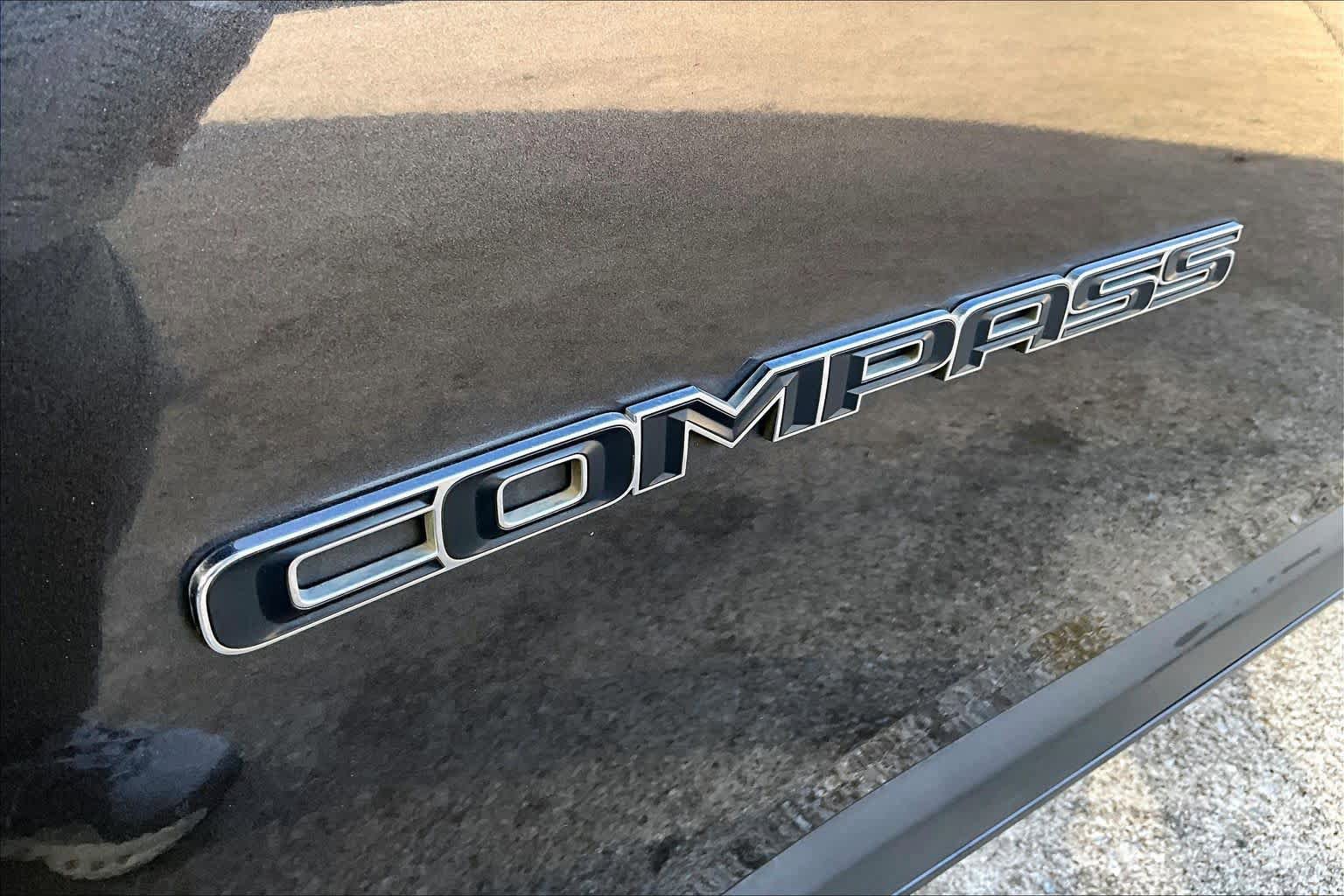 Used 2022 Jeep Compass Latitude image 31