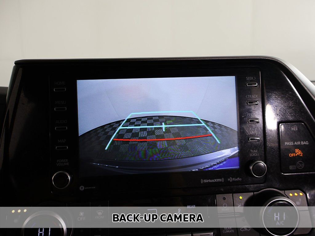 Used 2022 Toyota Highlander XLE image 6
