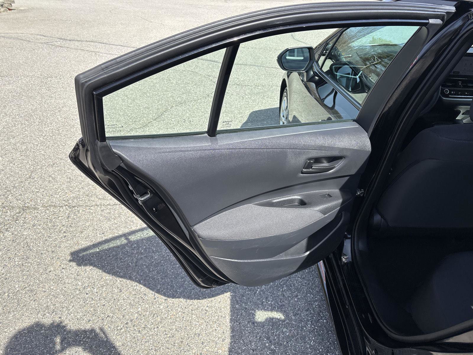 Used 2025 Toyota Corolla LE image 16