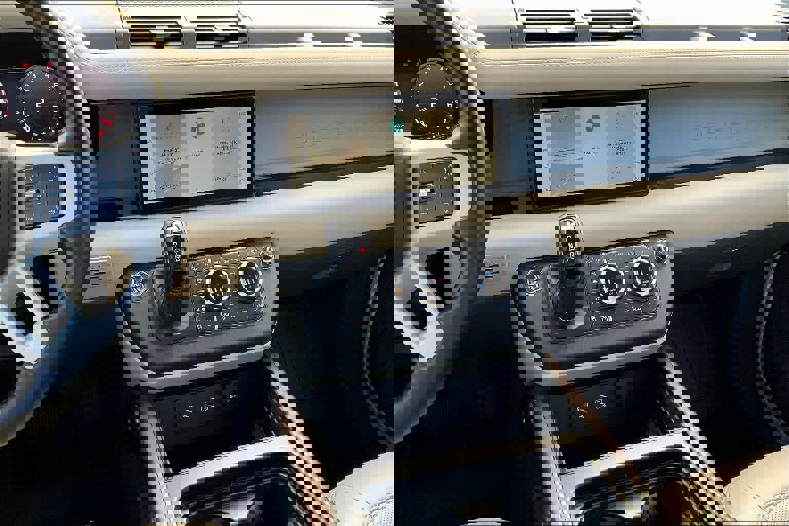 Used 2023 Land Rover Defender 110 S image 6