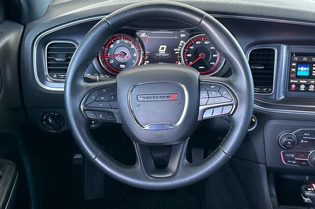 Used 2018 Dodge Charger SXT RWD image 14