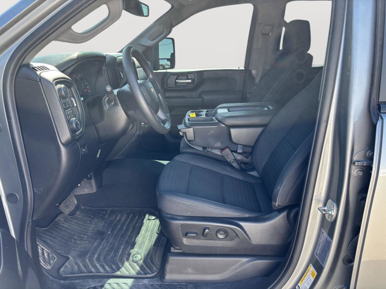 Used 2025 Chevrolet Silverado 2500 Custom w/ Custom Value Package image 16