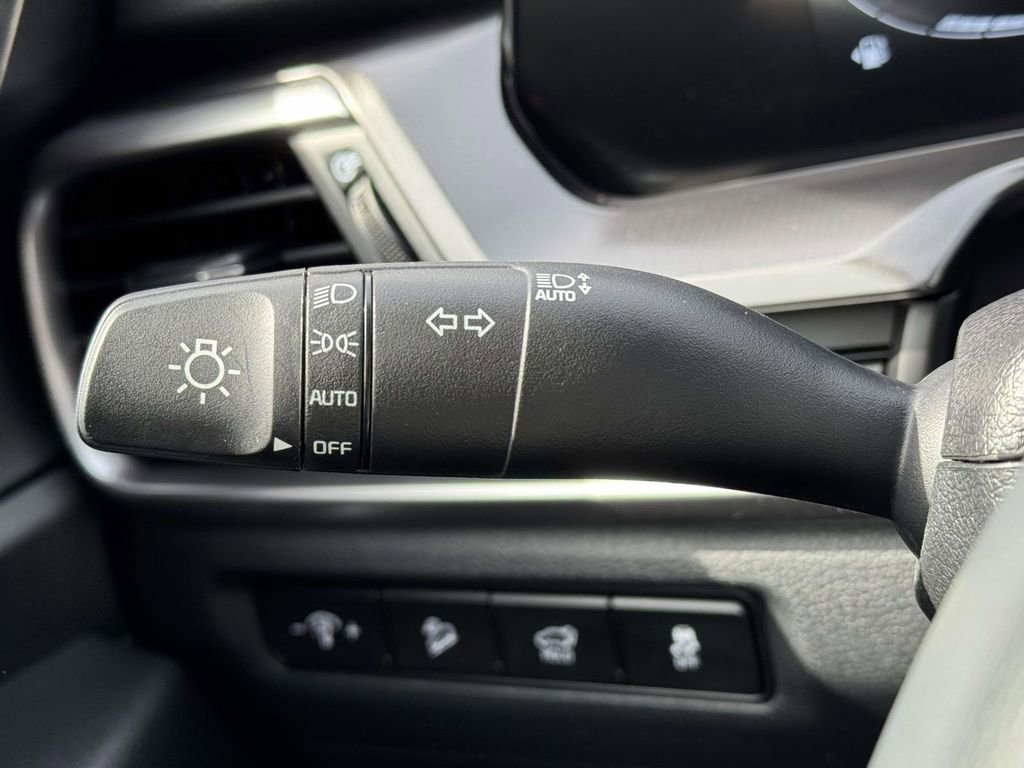 Used 2025 Kia Telluride S image 22