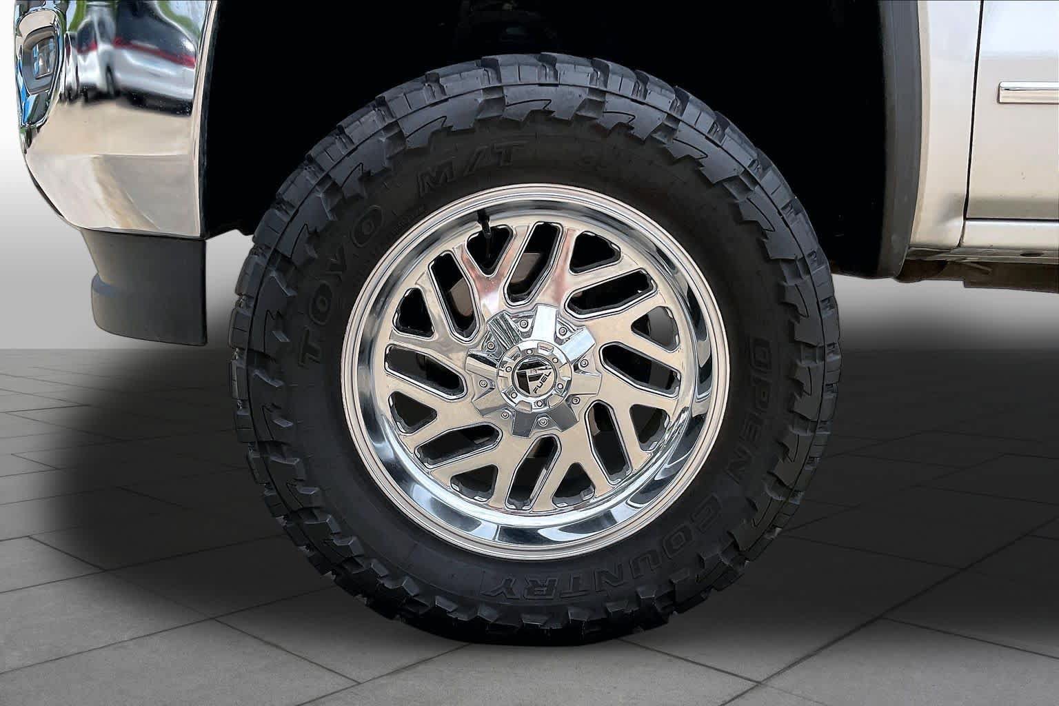 Used 2018 GMC Sierra 1500 SLT w/ Texas SLT Premium Package AWD/4WD image 11