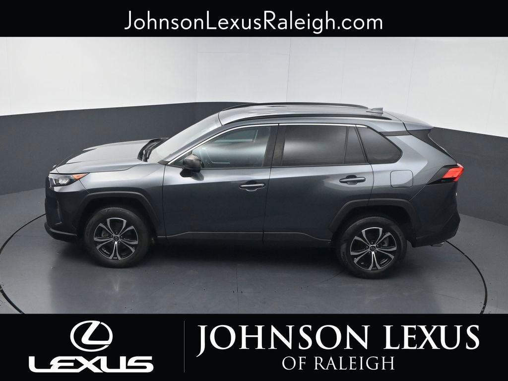 Used 2021 Toyota RAV4 LE FWD image 29