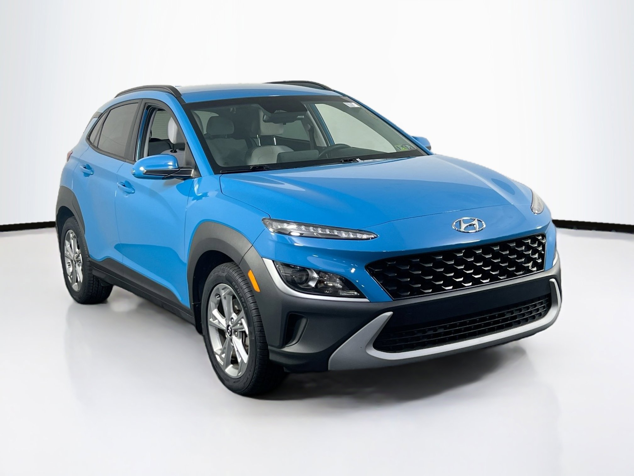 Used 2022 Hyundai Kona SEL w/ Cargo Package image 3