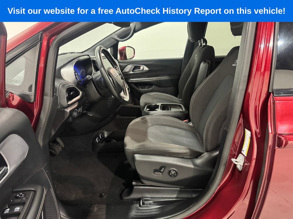 Used 2021 Chrysler Pacifica Touring w/ S Appearance Package FWD image 15