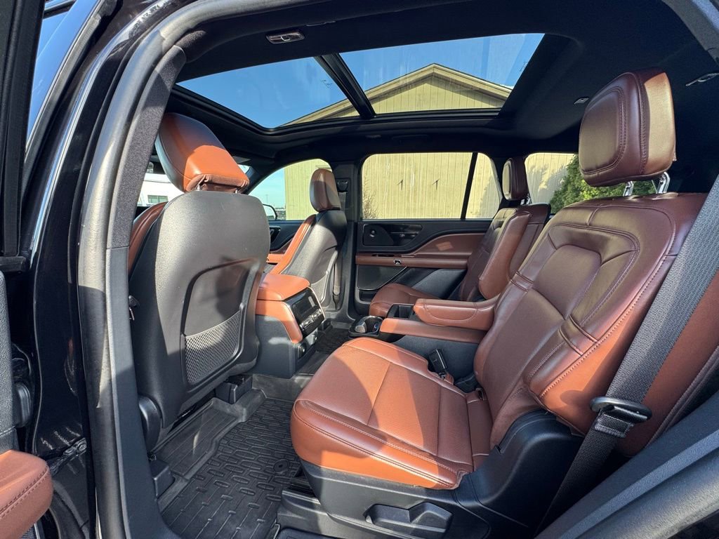 Used 2025 Lincoln Aviator Reserve w/ Jet Appearance Package image 30