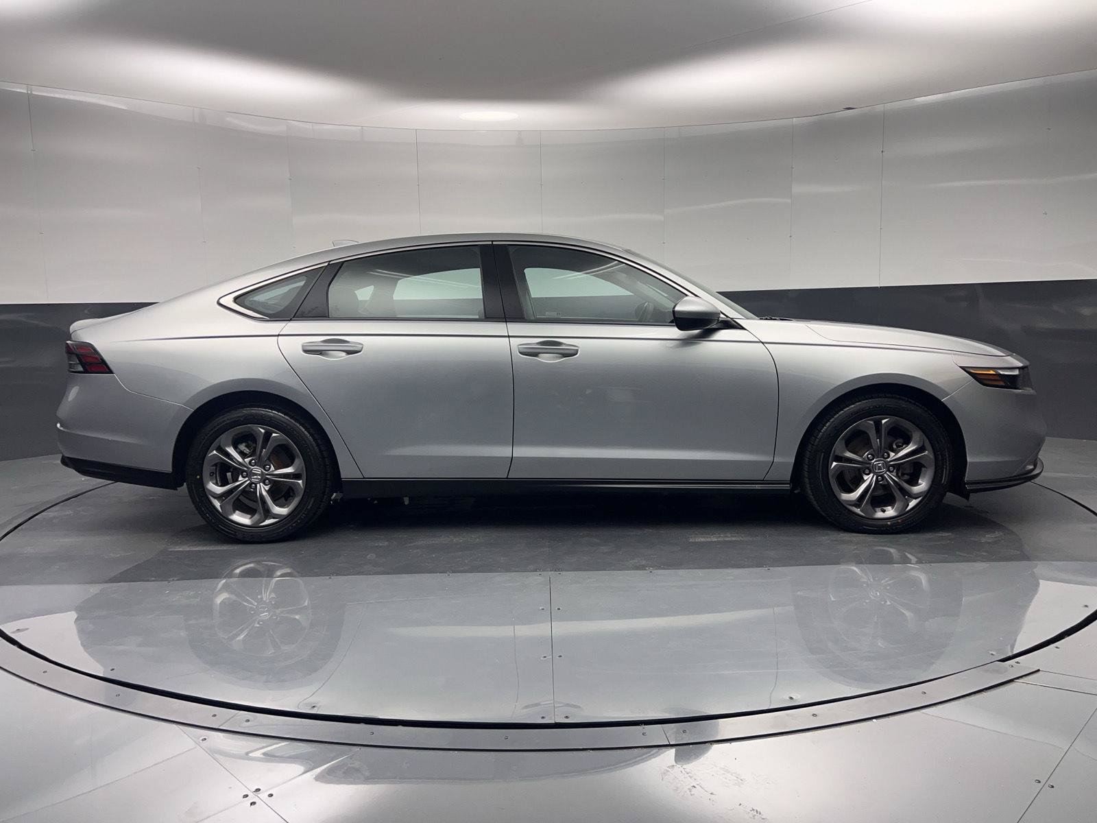 Certified 2024 Honda Accord EX image 32