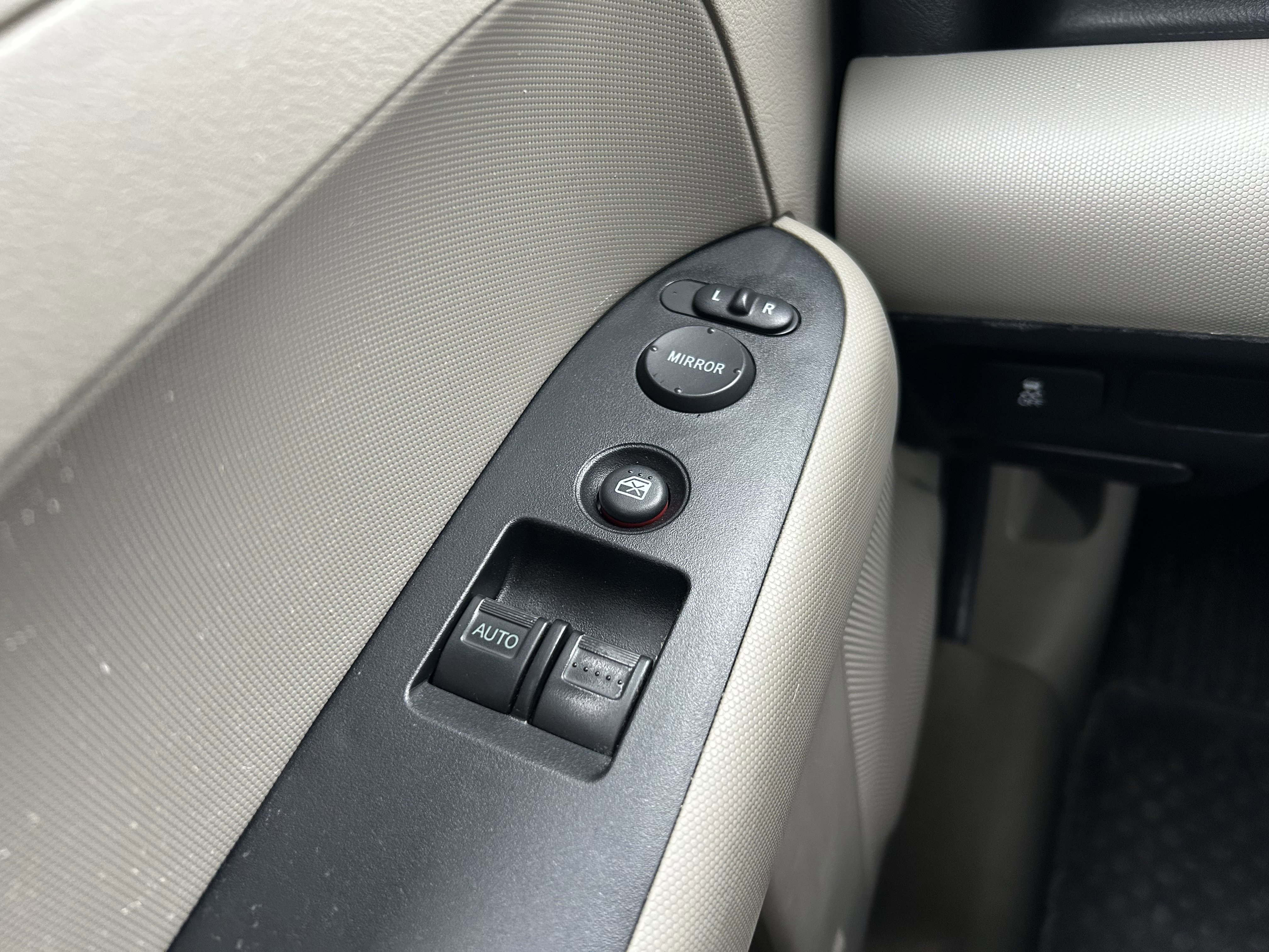 Used 2011 Honda Element EX image 17