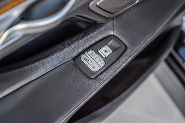 Used 2017 BMW 740i xDrive AWD/4WD image 60