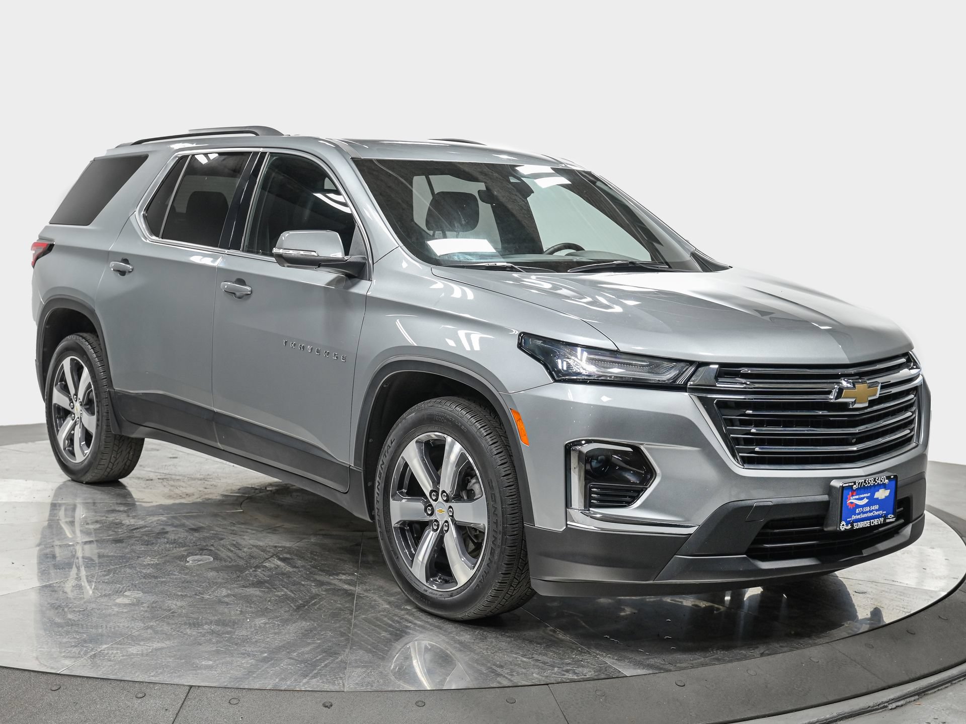 Used 2023 Chevrolet Traverse LT w/ LT Premium Package AWD/4WD image 9