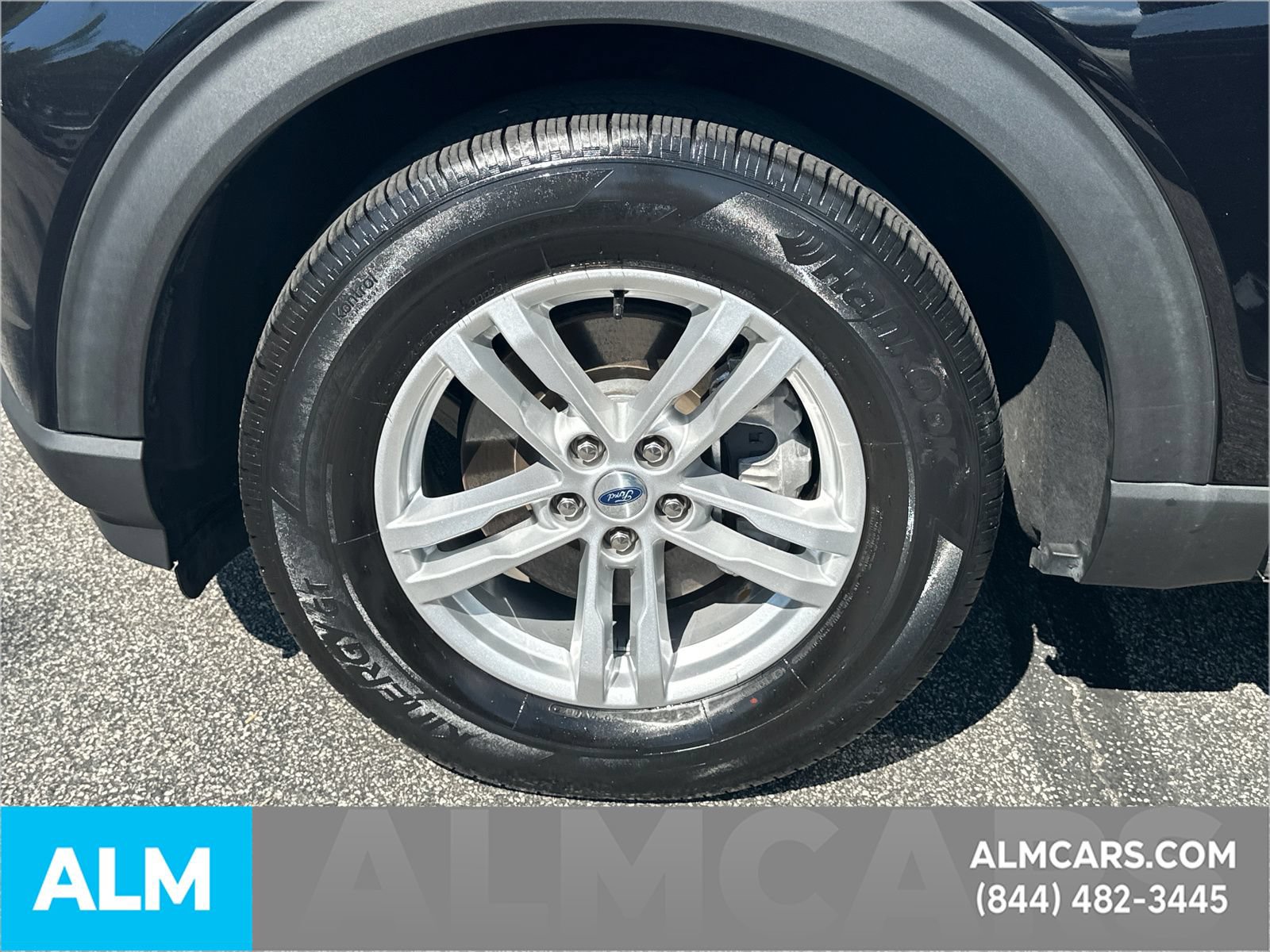 Used 2024 Ford Explorer XLT RWD image 12