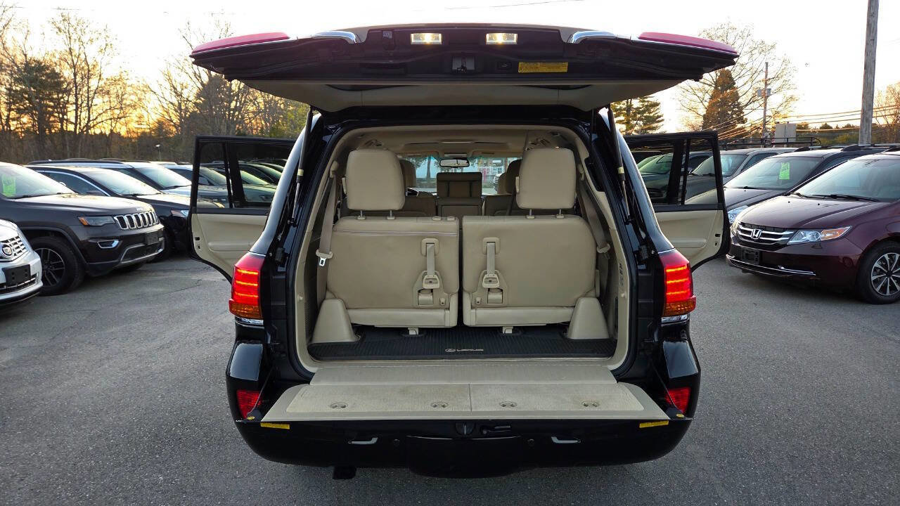 Used 2011 Lexus LX 570 4WD image 37