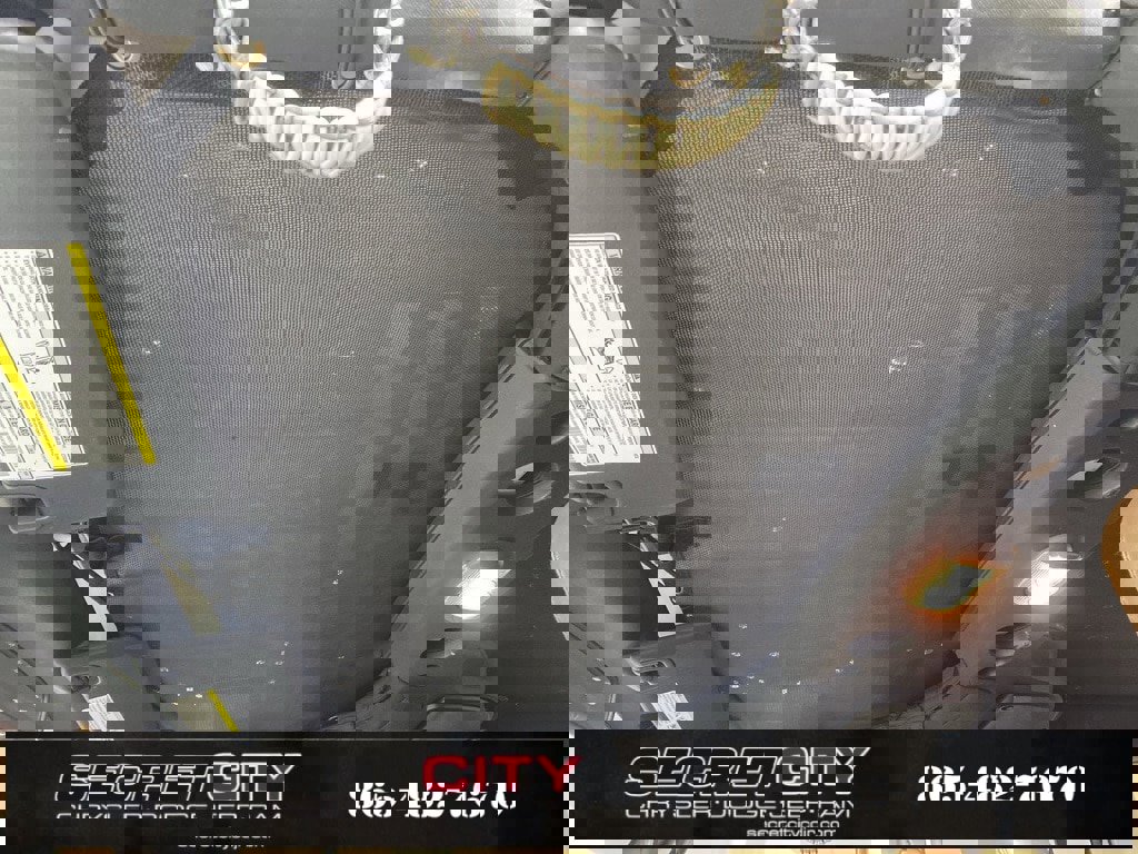 Used 2018 Jeep Wrangler Unlimited Sahara w/ Connectivity Group image 27