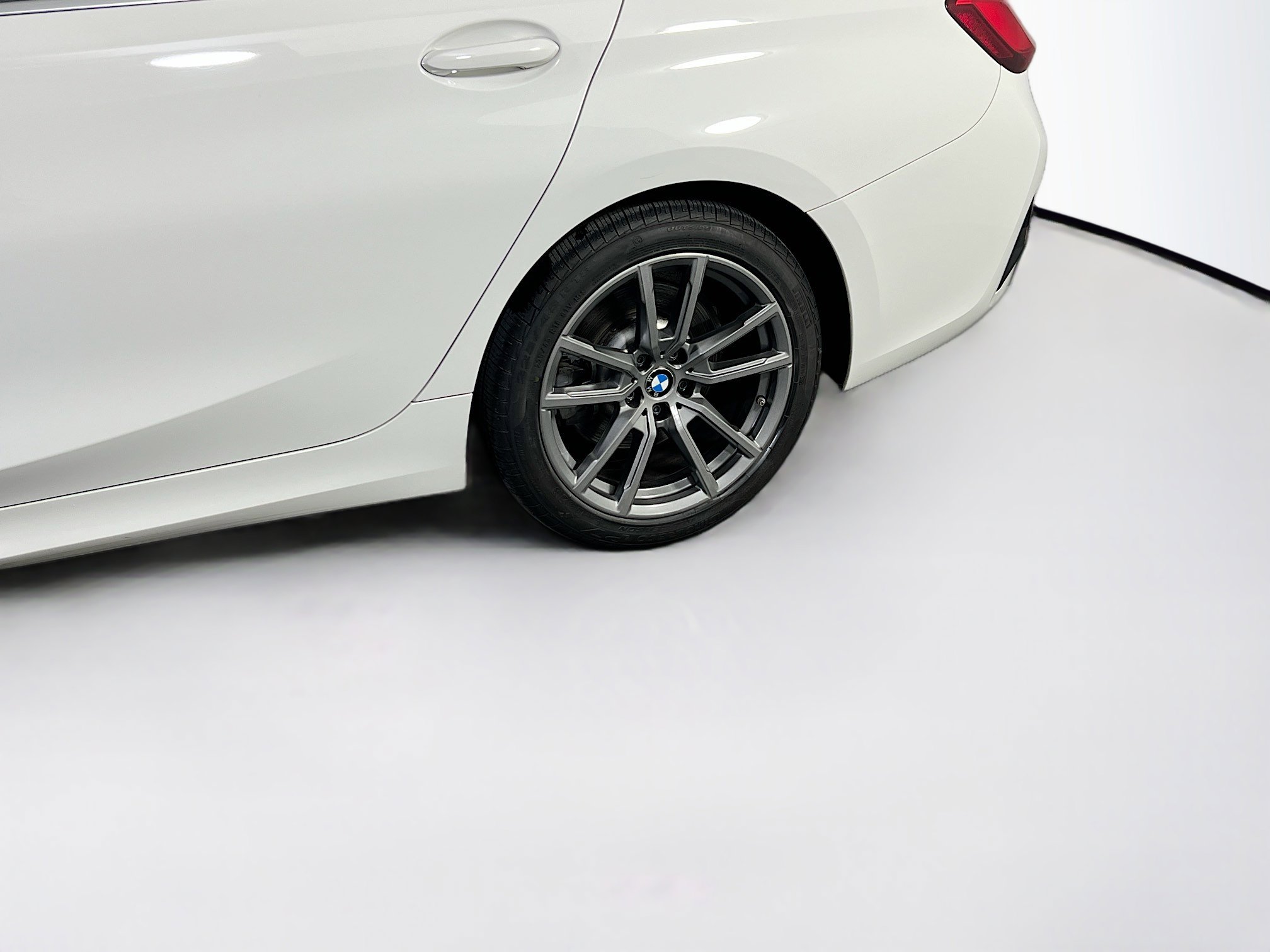 Used 2021 BMW 330i xDrive Sedan w/ Convenience Package image 30