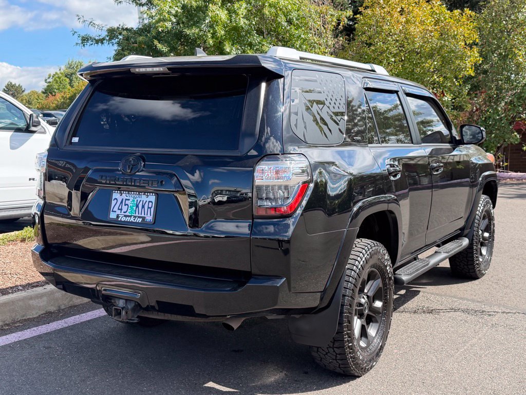 Used 2018 Toyota 4Runner SR5 AWD/4WD image 7
