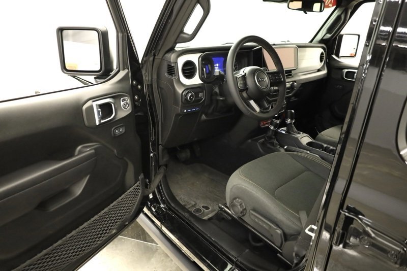 Used 2024 Jeep Wrangler Unlimited image 9