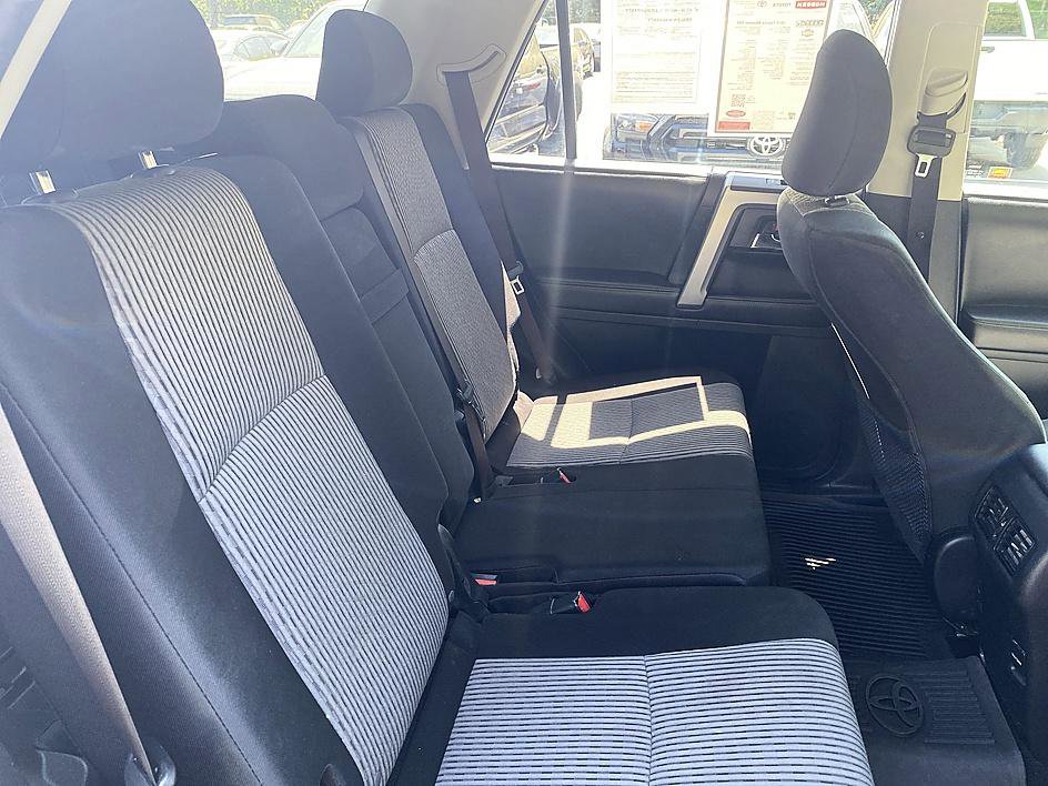 Used 2016 Toyota 4Runner SR5 AWD/4WD image 21