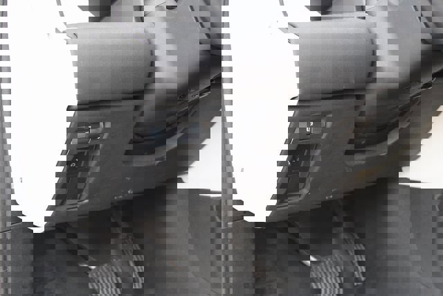 Used 2023 Land Rover Defender 110 S image 25