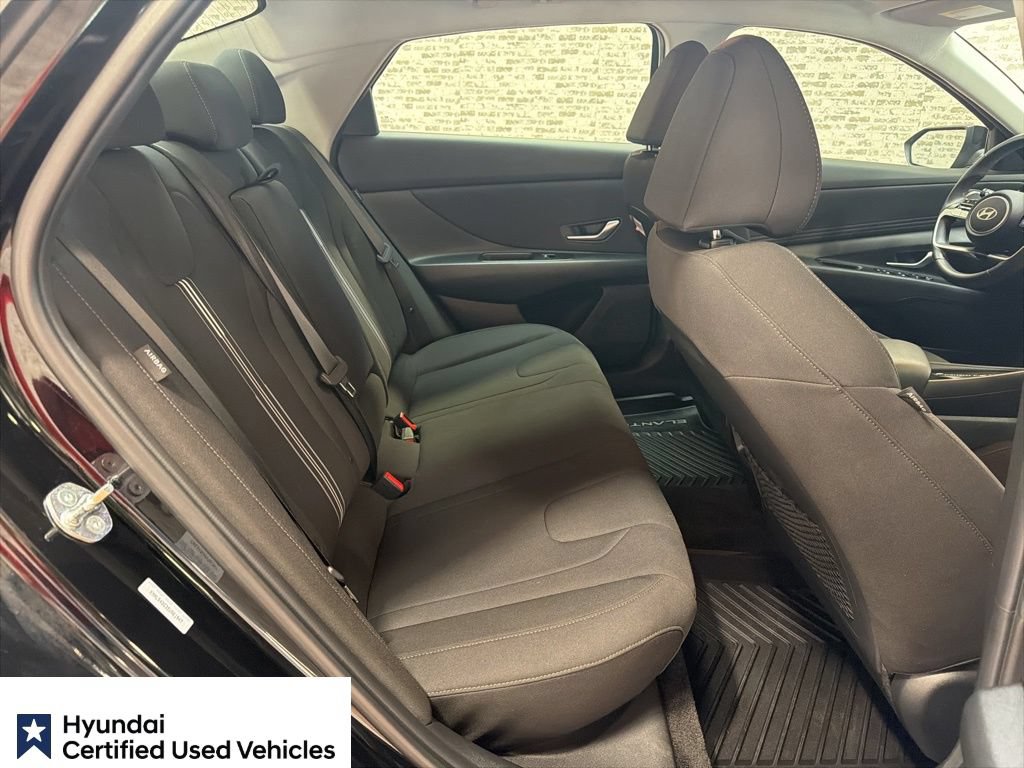 Used 2025 Hyundai Elantra SEL FWD image 15