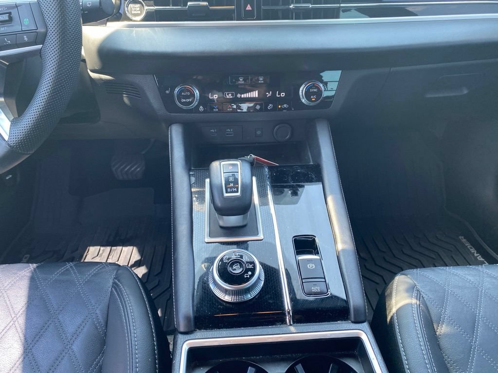 Used 2023 Mitsubishi Outlander SEL FWD image 14
