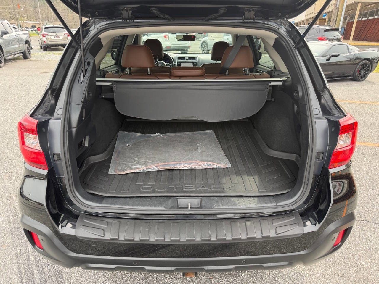 Used 2018 Subaru Outback 3.6R Touring w/ Popular Package #3 image 22