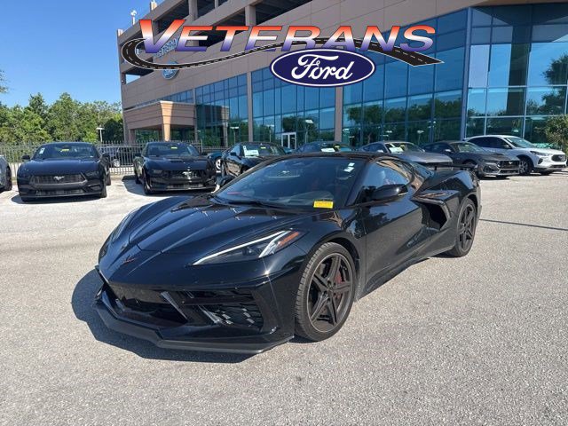 Used 2025 Chevrolet Corvette Stingray Preferred Cpe w/ Z51 Performance Package RWD image 1