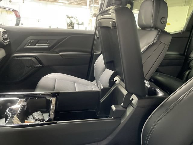 Certified 2025 Chevrolet Silverado EV LT AWD/4WD image 21