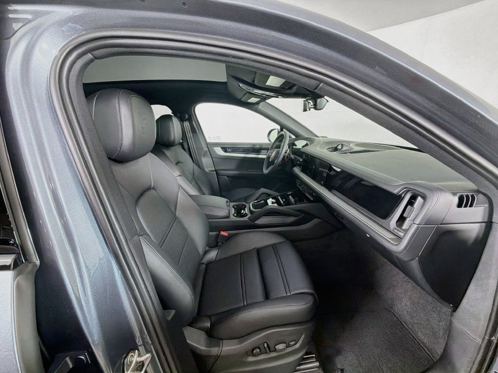 New 2026 Porsche Cayenne S AWD/4WD image 30