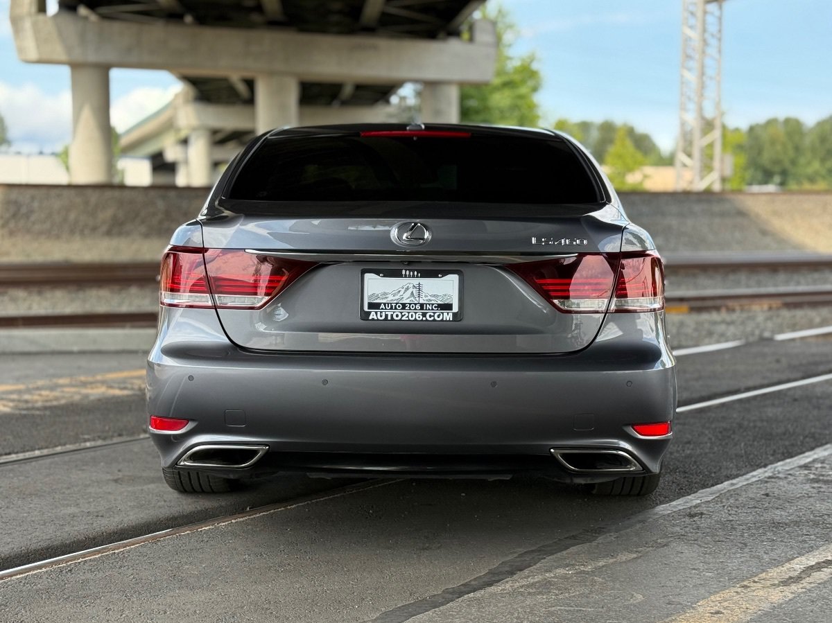 Used 2013 Lexus LS 460 w/ Comfort Pkg RWD image 4