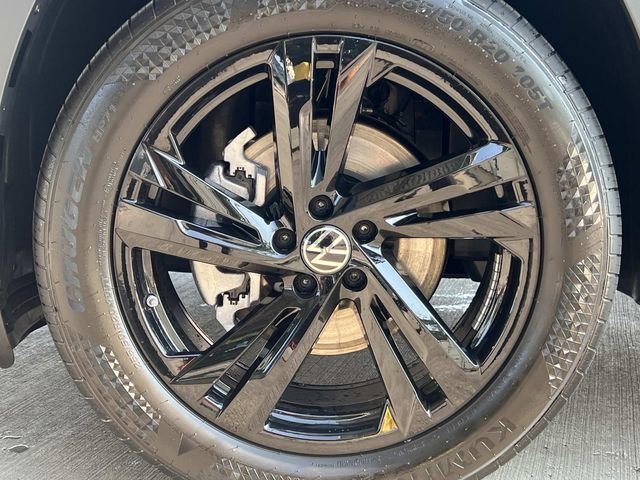 New 2026 Volkswagen Atlas Cross Sport SEL R-Line image 10