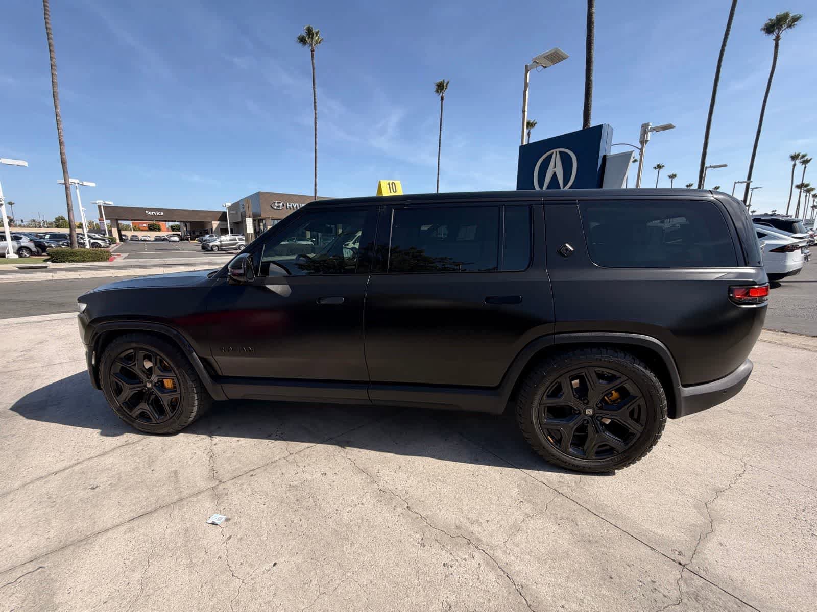 Used 2023 Rivian R1S Adventure AWD/4WD image 2