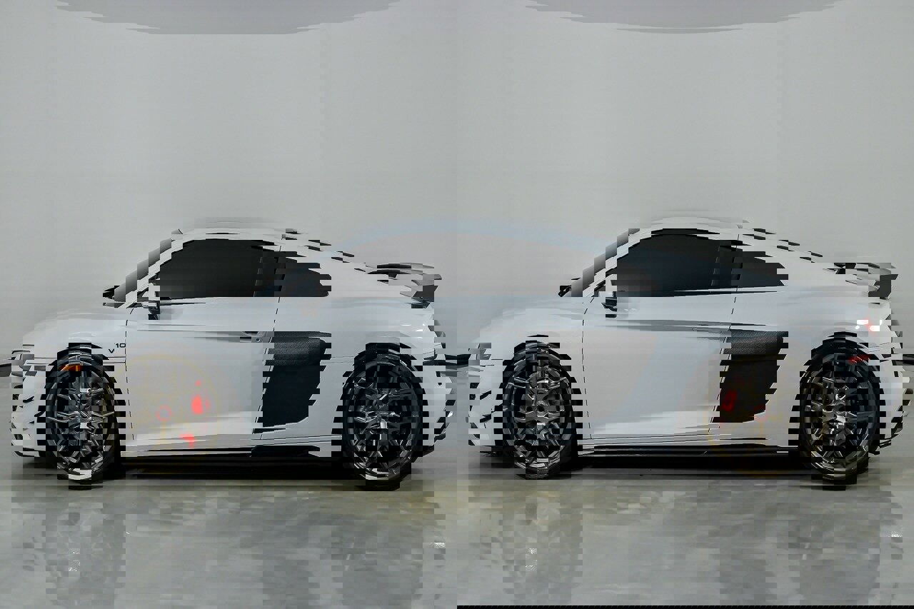 Used 2020 Audi R8 V10 w/ Carbon Exterior Package image 8