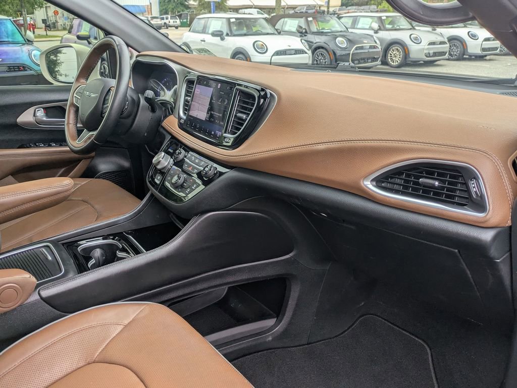 Used 2021 Chrysler Pacifica Limited w/ Premium & Safety Sphere Group AWD/4WD image 24