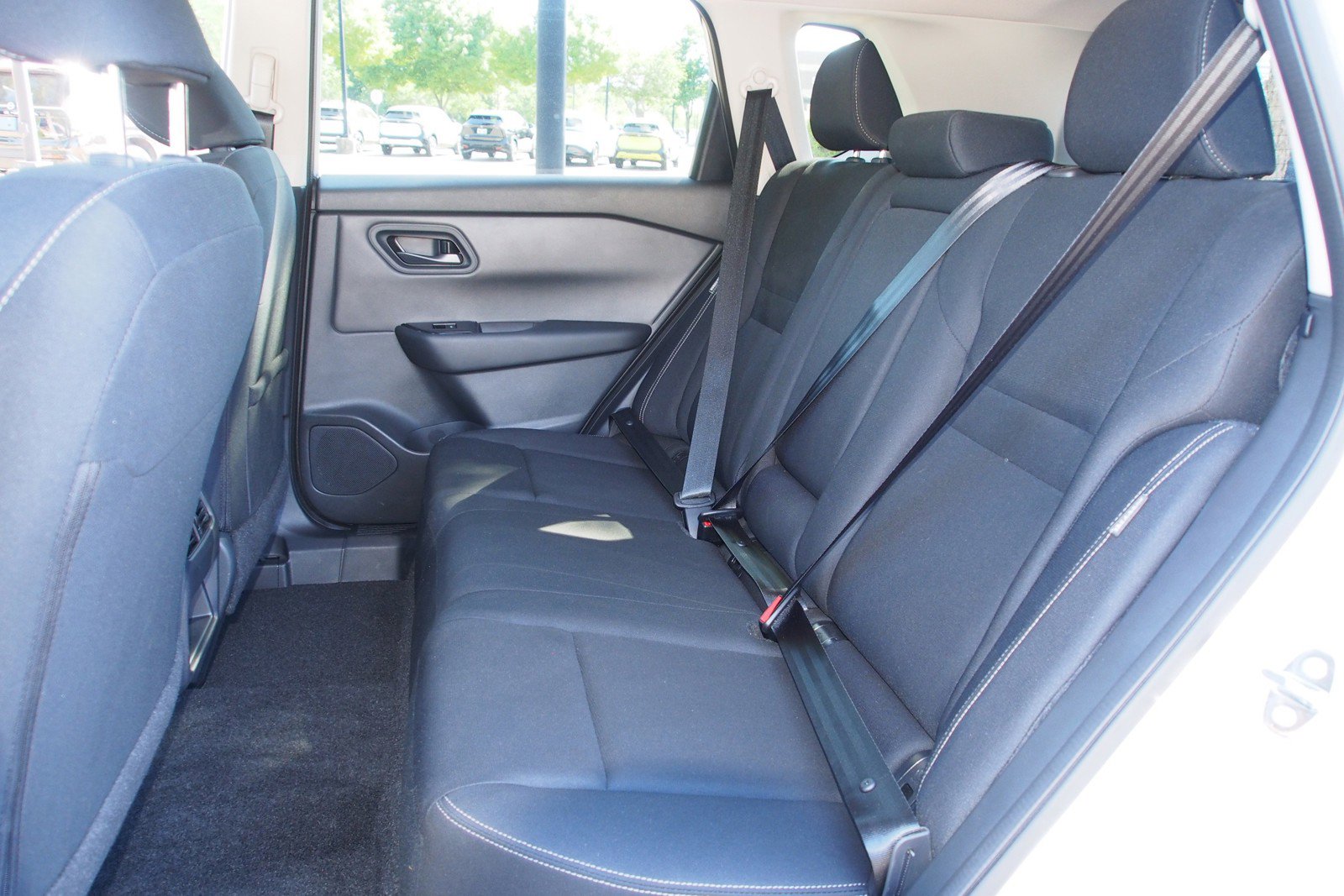 Used 2025 Nissan Rogue S FWD image 18