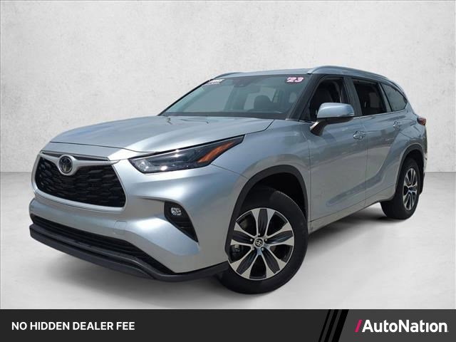 Used 2023 Toyota Highlander XLE FWD video 1