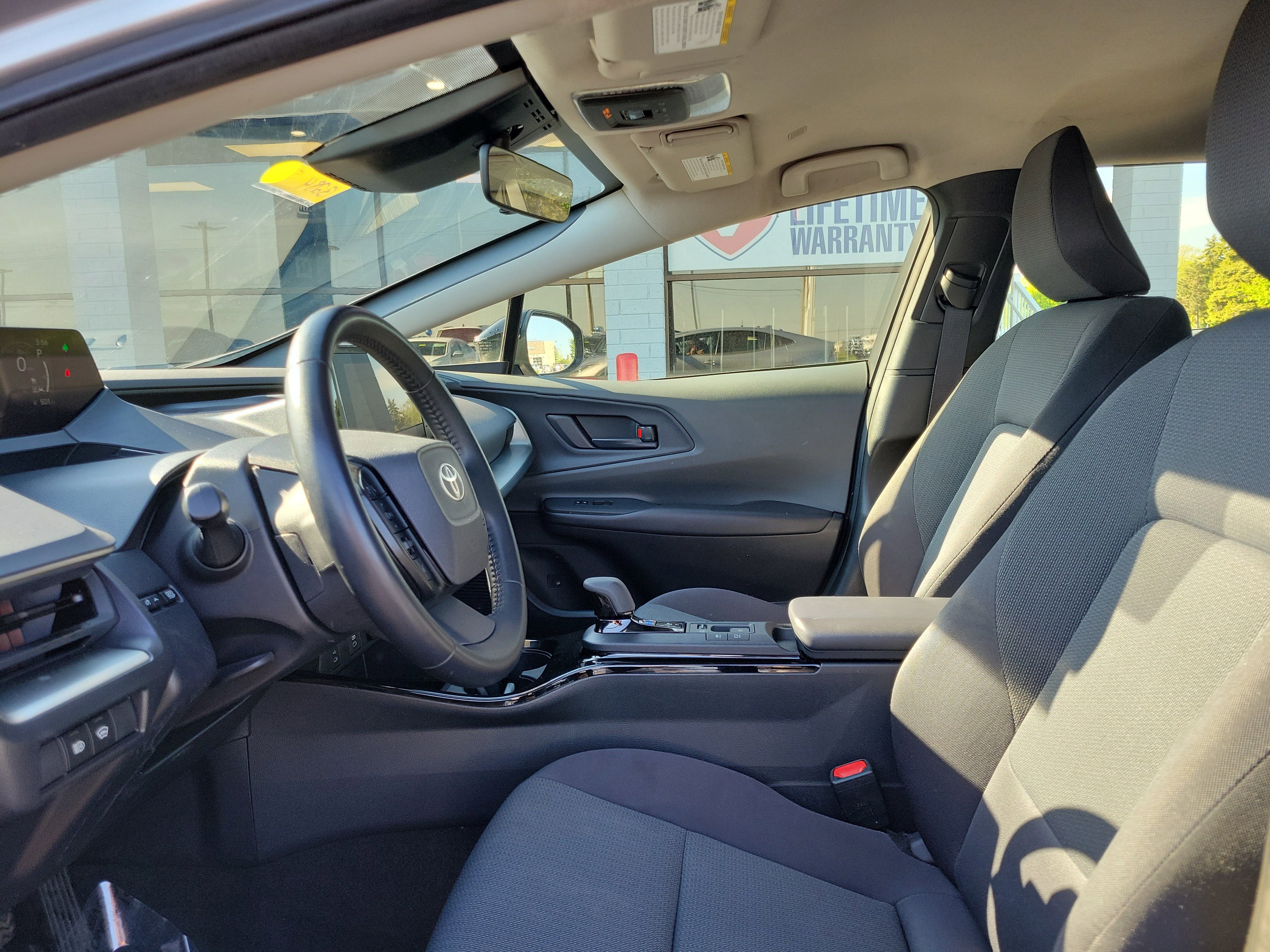 Used 2024 Toyota Prius LE FWD image 15