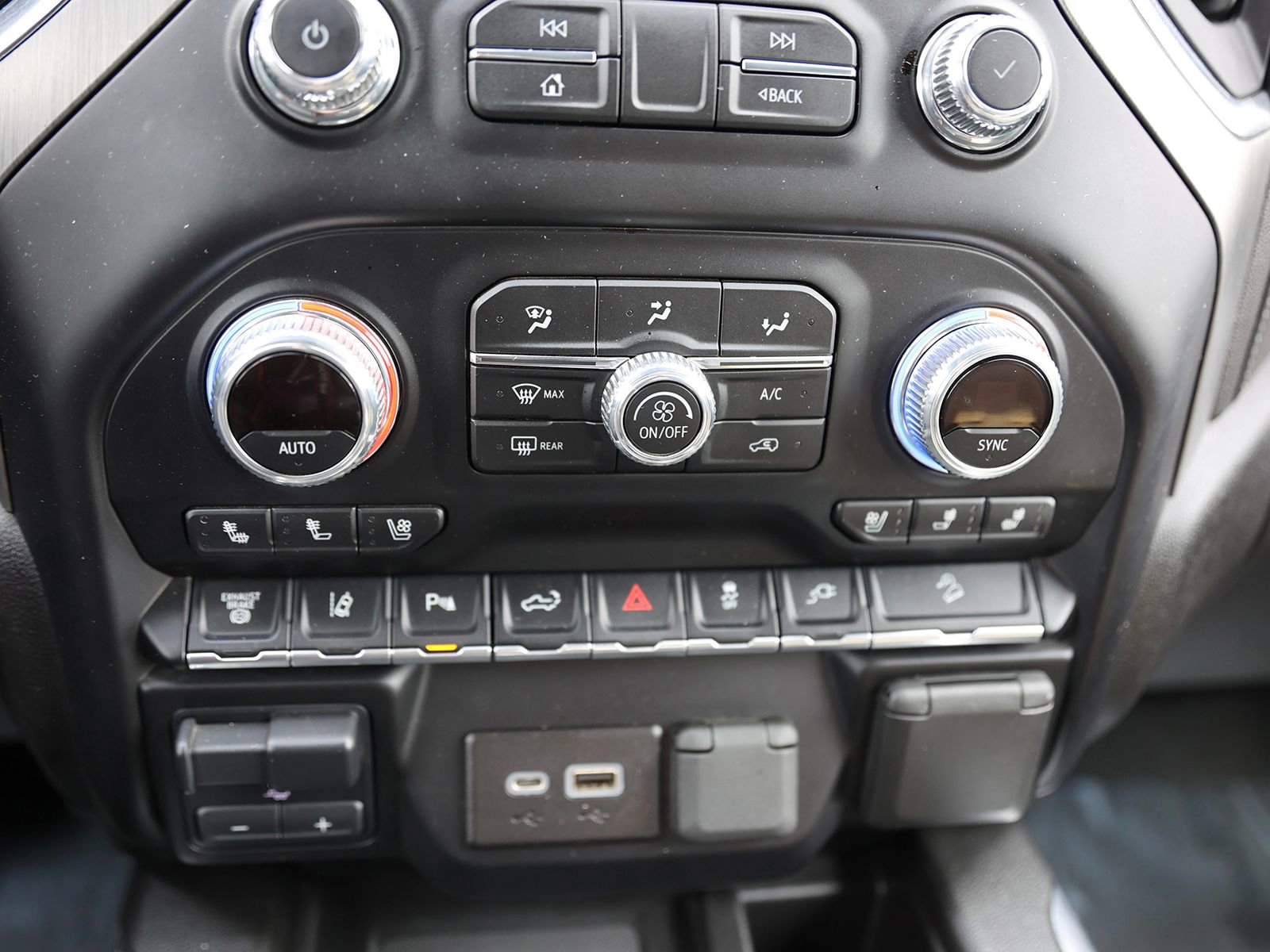 Used 2022 GMC Sierra 2500 Denali w/ Denali Ultimate Package image 32