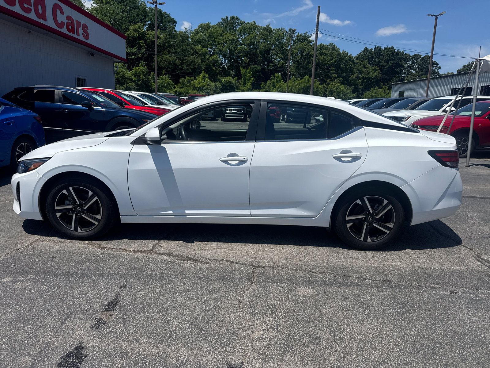 Used 2024 Nissan Sentra SV FWD image 3