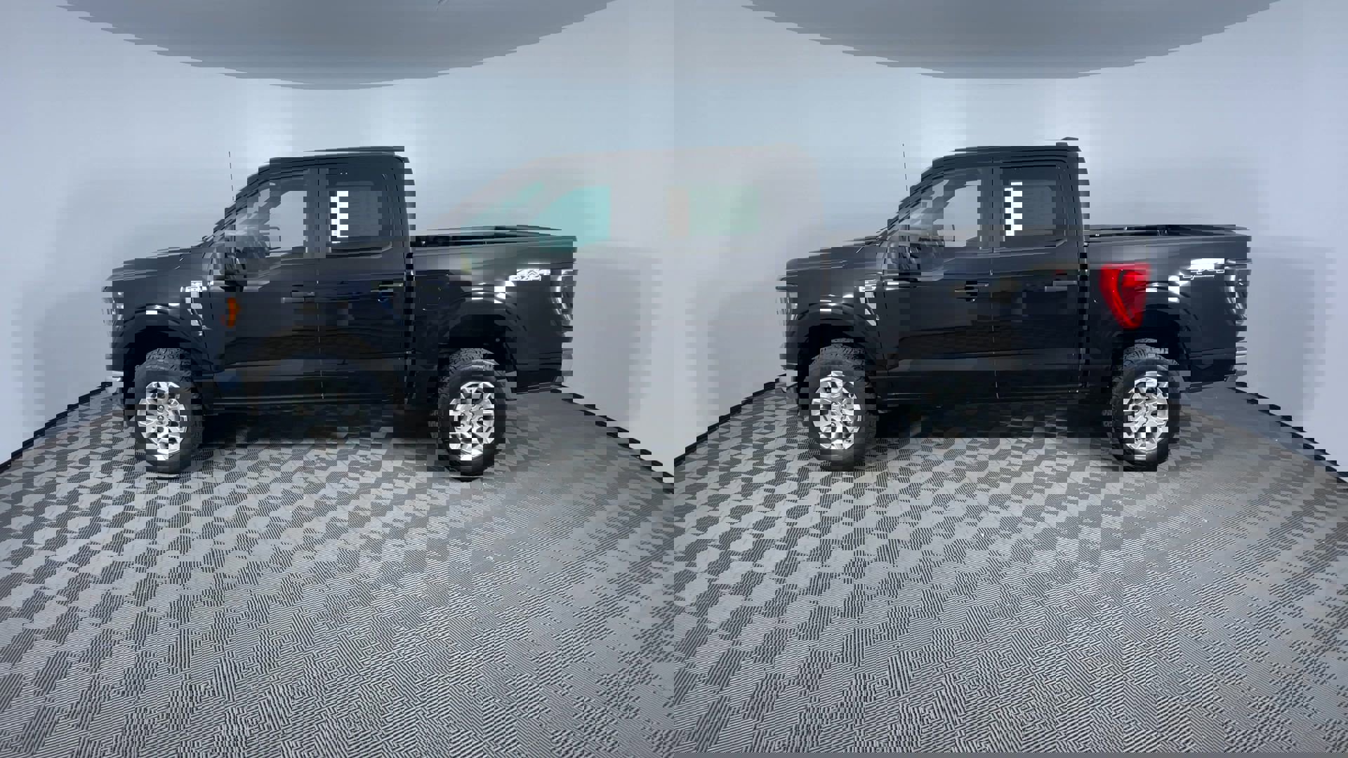 Used 2023 Ford F150 XLT image 6