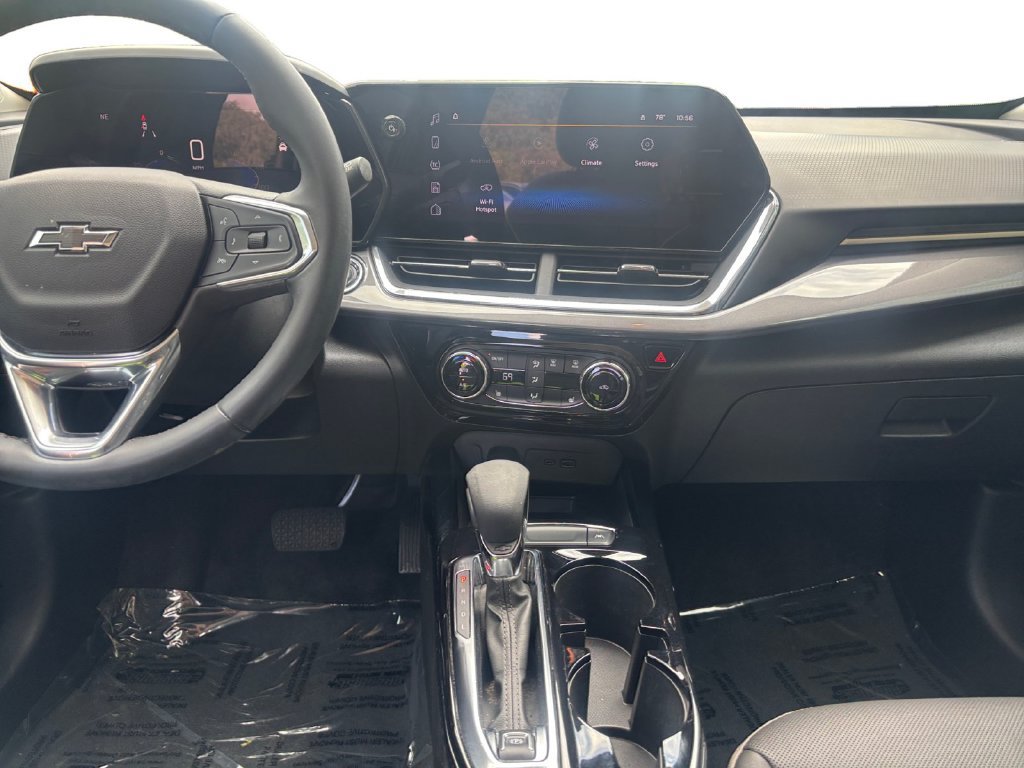 Used 2025 Chevrolet Trax ACTIV w/ Sunroof Package FWD image 12