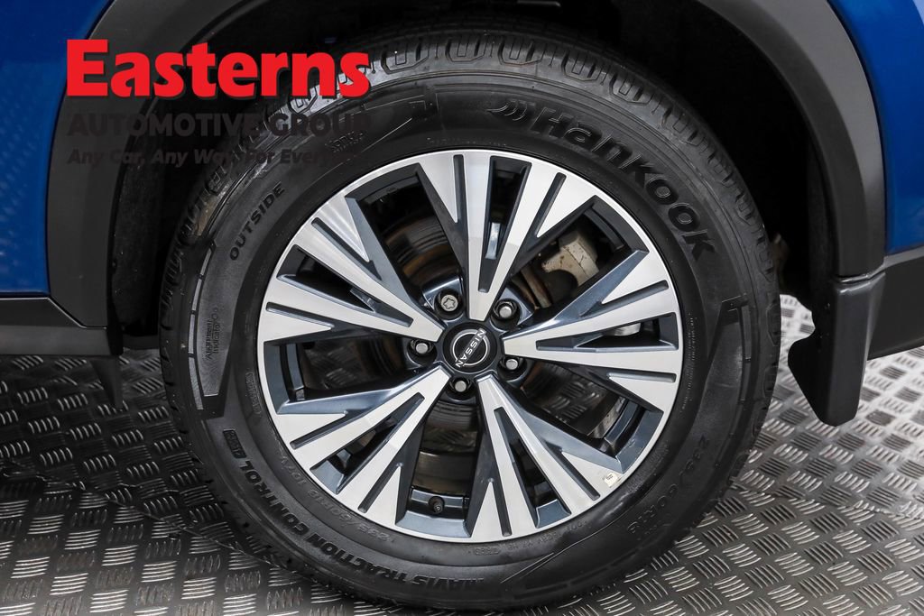 Used 2022 Nissan Rogue SV image 32