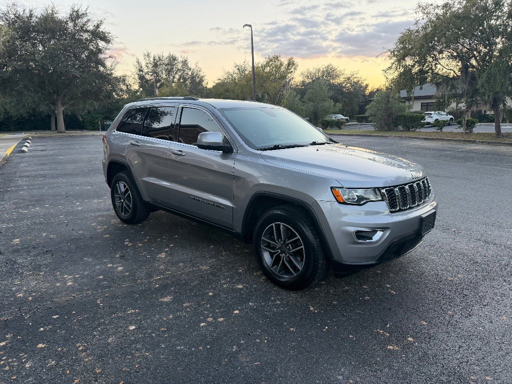 Used 2020 Jeep Grand Cherokee Laredo w/ Security & Convenience Group AWD/4WD image 7