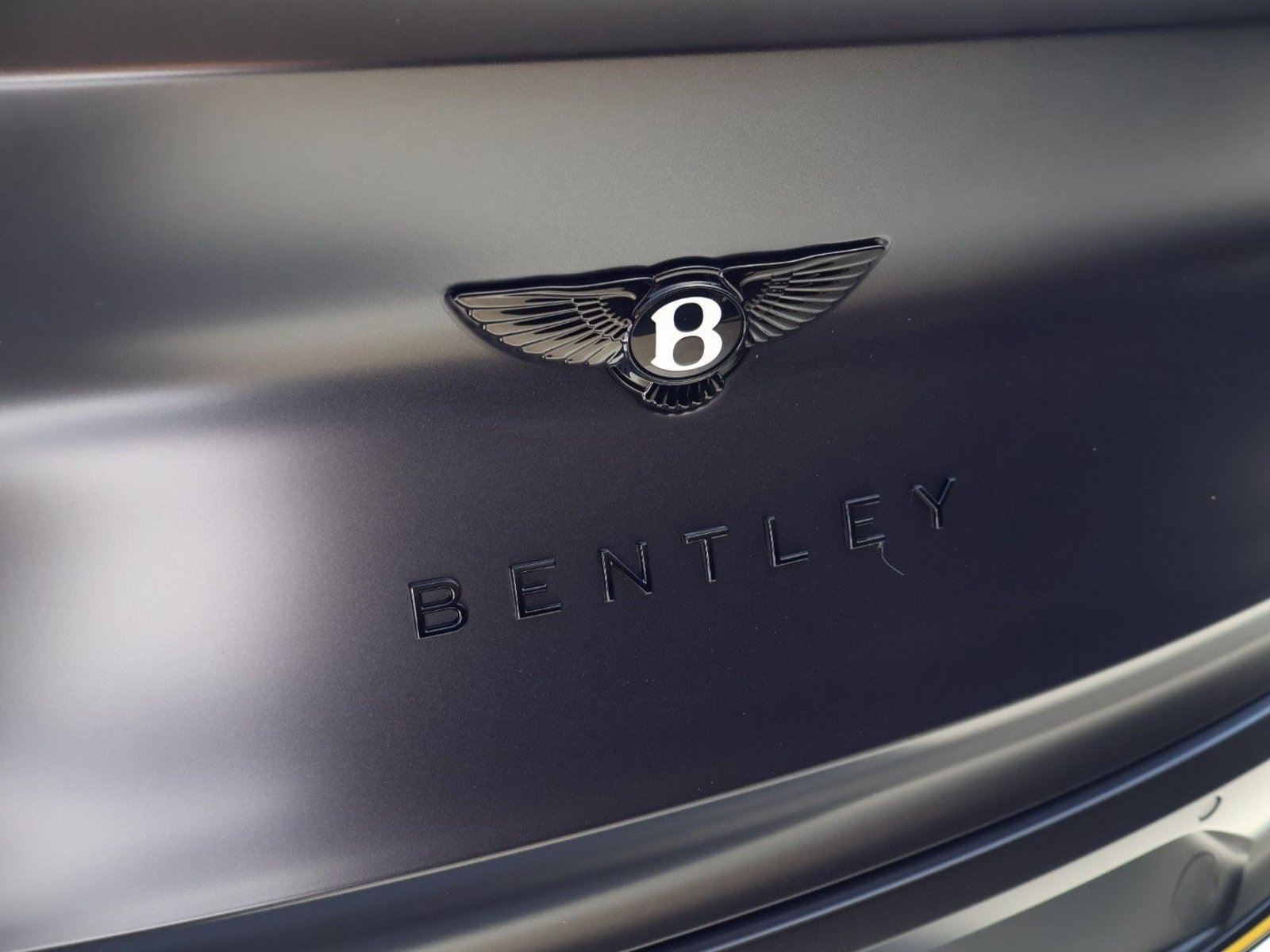 Certified 2025 Bentley Bentayga AWD/4WD image 13