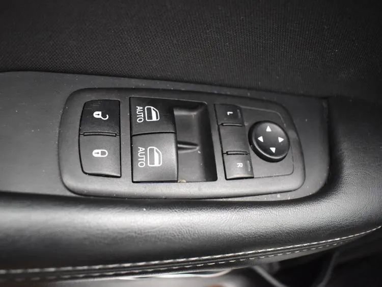 Used 2023 Dodge Challenger SXT RWD image 18