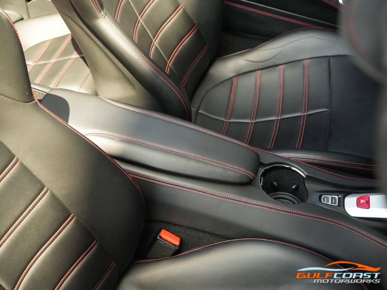 Used 2015 Ferrari California T image 38